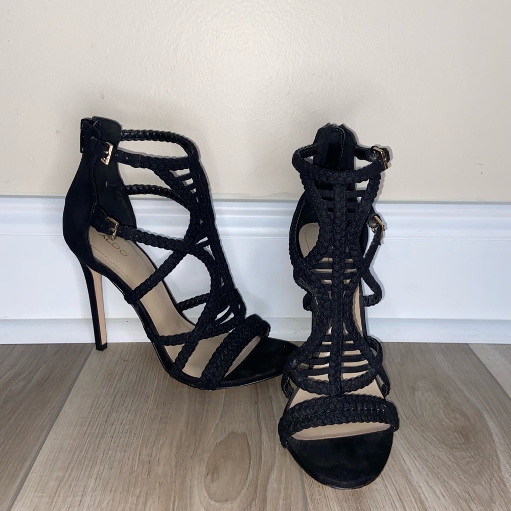 Aldo Size 8 1/2 detailed sandals Rare find